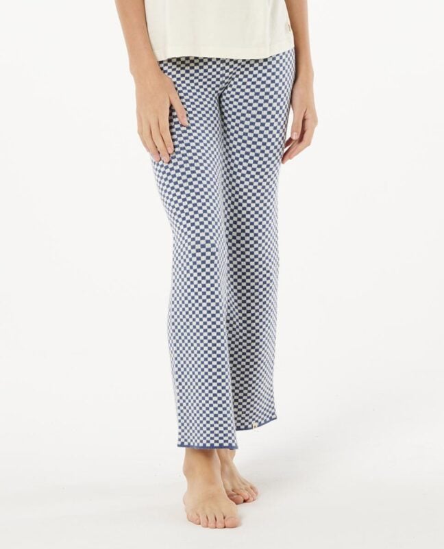 Rip Curl Neon Isles Knit Pant Girl Navy. Rip Curl Track Pants in Girls Track Pants & Girls Pants & Jeans. Code: 01EGPA