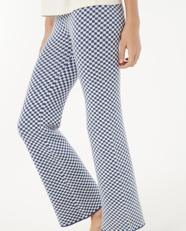 Rip Curl Neon Isles Knit Pant Girl Navy. Rip Curl Track Pants in Girls Track Pants & Girls Pants & Jeans. Code: 01EGPA