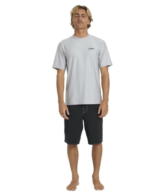 Billabong Diamond Shoreline Lf Ss Light Grey Heather. Billabong Rashvests in Mens Rashvests & Mens Wetsuits. Code: UBYWR03040