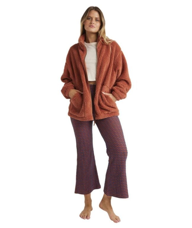 Billabong Bring The Sun Zip Up Kiss The Earth. Billabong Sweats in Womens Sweats & Womens Jackets, Jumpers & Knits. Code: UBJFT00303