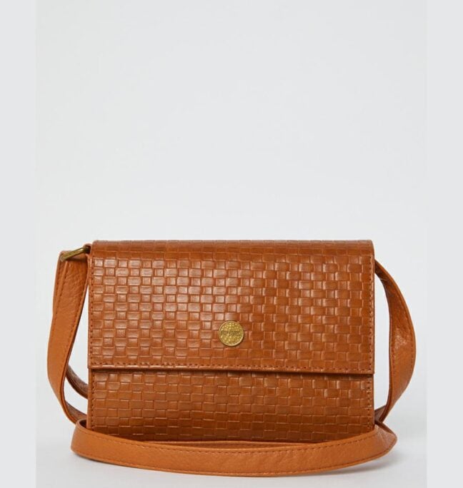 Rip Curl Wanderer Small Crossbody Handbag Tan. Rip Curl Handbags in Womens Handbags & Womens Bags. Code: 008WSB