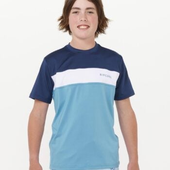 Rip Curl Undertow S/s Rash Vest -b Ocean. Rip Curl Rashvests in Boys Rashvests & Boys Wetsuits. Code: 11DBRV