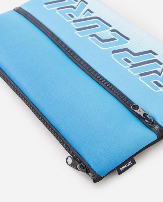 Rip Curl X Large Pencil Case 2024 Blue/white. Rip Curl Pencil Cases in Mens Pencil Cases & Mens Accessories. Code: 13AMUT