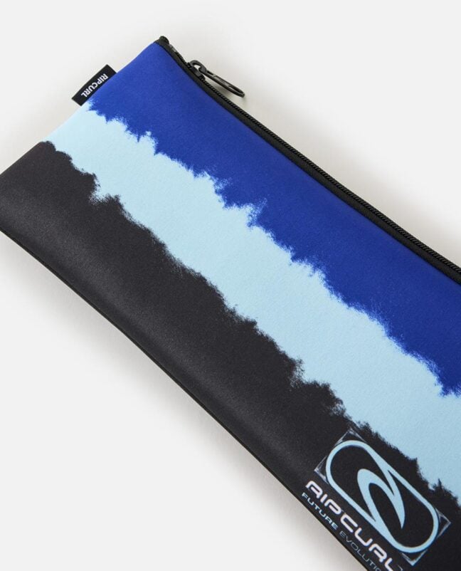 Rip Curl Small Pencil Case 2024 Black/blue. Rip Curl Pencil Cases in Mens Pencil Cases & Mens Accessories. Code: 13BMUT