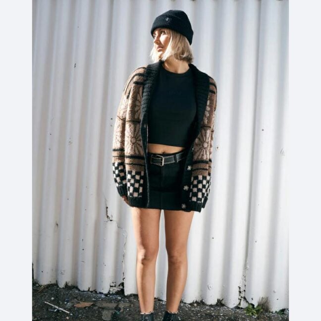 Volcom Rent Free Cardigan Vintage Brown. Volcom Knitwears in Womens Knitwears & Womens Jackets, Jumpers & Knits. Code: B0742400