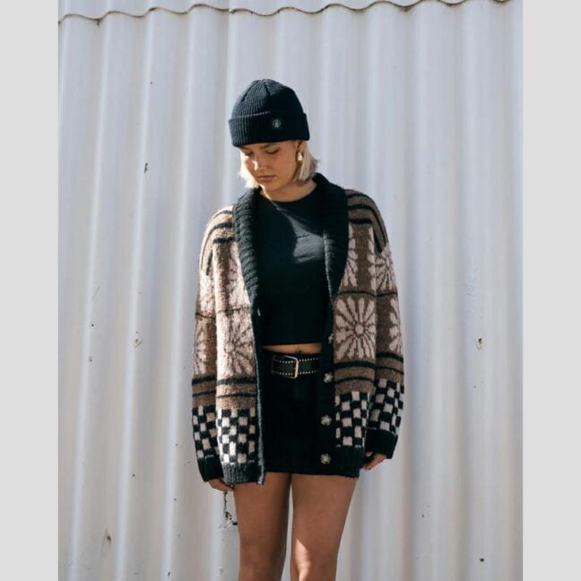 Volcom Rent Free Cardigan Vintage Brown. Volcom Knitwears in Womens Knitwears & Womens Jackets, Jumpers & Knits. Code: B0742400