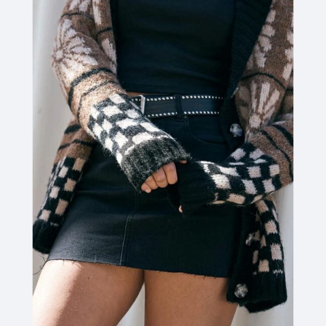 Volcom Rent Free Cardigan Vintage Brown. Volcom Knitwears in Womens Knitwears & Womens Jackets, Jumpers & Knits. Code: B0742400