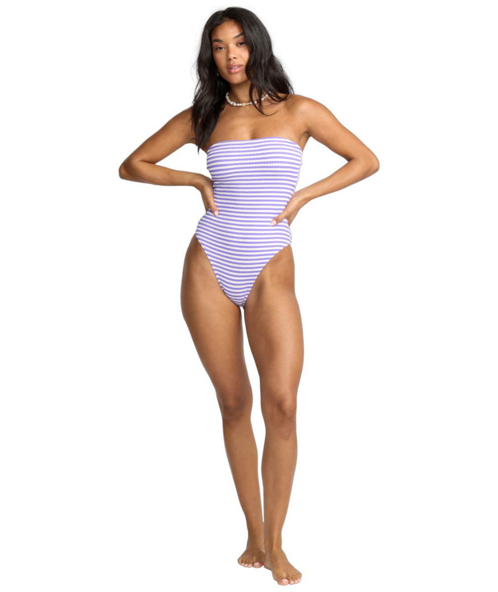 Billabong Josie Summer Hi Tully 1pc Purple Punch. Billabong Swimwear - One Piece in Womens Swimwear - One Piece & Womens Swimwear. Code: 24O303502