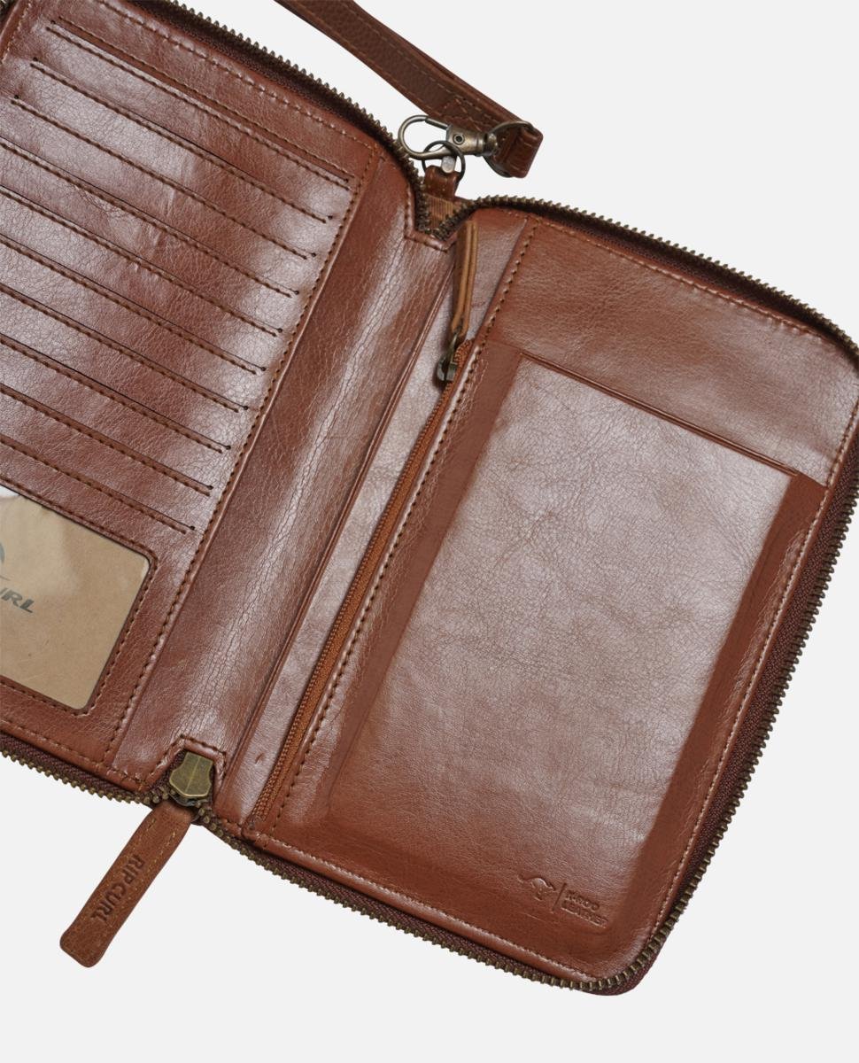 Rip Curl Oversized Rfid Leather Wa Vintage Tan. Rip Curl Wallets in Womens Wallets & Womens Accessories. Code: 01GWWA