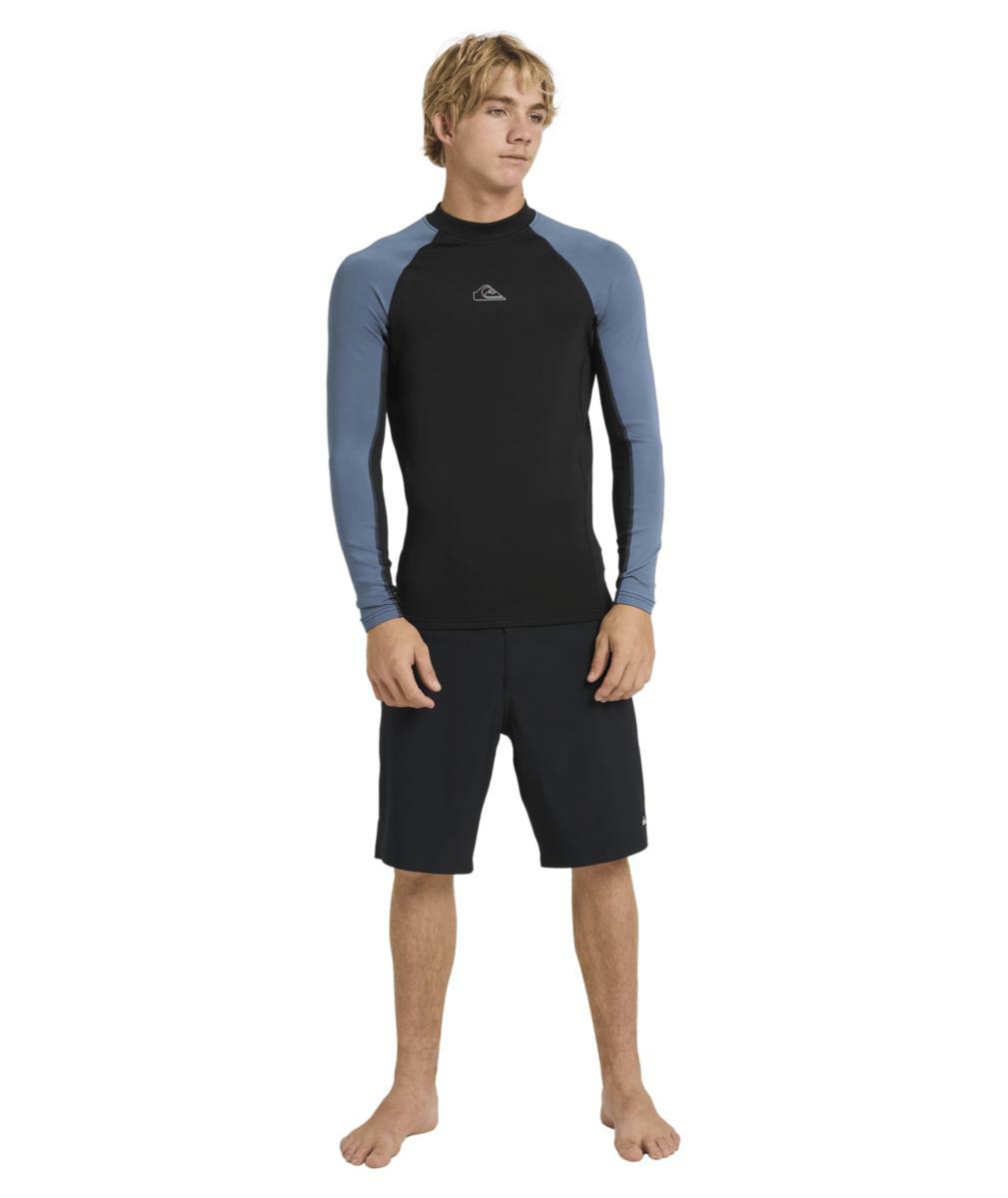 Quiksilver Everyday Heat Panel China Blue. Quiksilver Rashvests in Mens Rashvests & Mens Wetsuits. Code: 25A033572