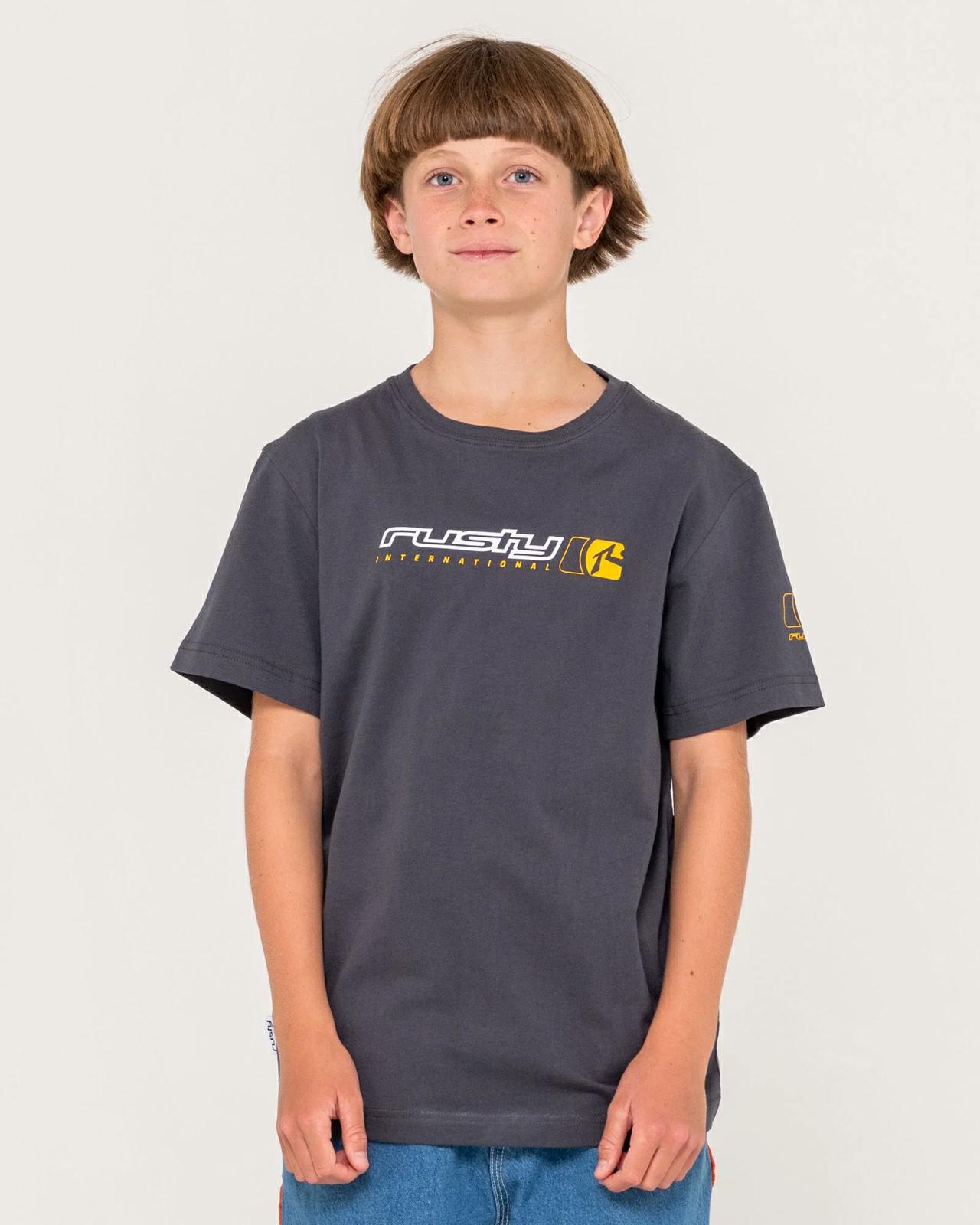 Rusty Jetsetter Tee Boys Carbon. Rusty Tees in Boys Tees & Boys T-shirts & Singlets. Code: TTB0820