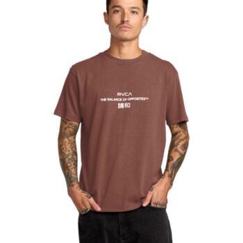 Rvca Signal Ss Tee Red Earth. Rvca Tees in Mens Tees & Mens T-shirts & Singlets. Code: 23A353532