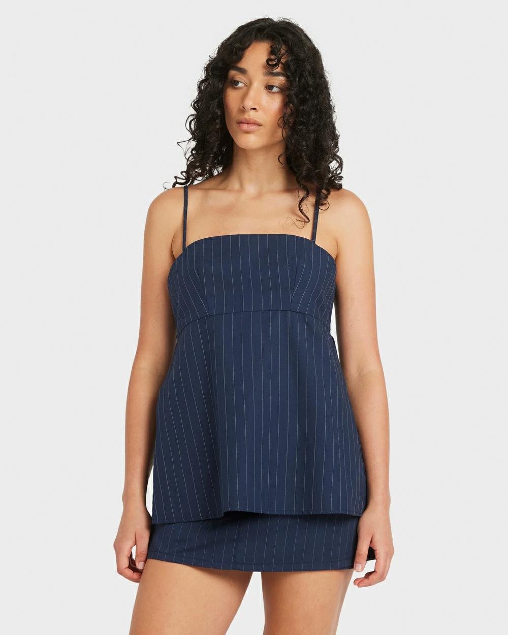 Rvca Maeve Tunic Top Starry Night. Rvca Knitwears in Womens Knitwears & Womens Jackets, Jumpers & Knits. Code: 23B044501