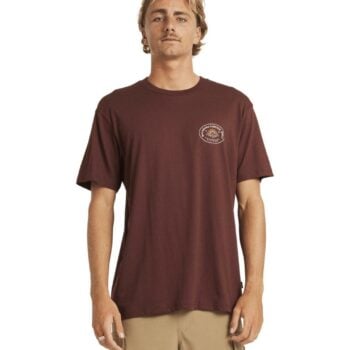 Billabong Sierras Adiv Ss Wine. Billabong Tees in Mens Tees & Mens T-shirts & Singlets. Code: 24A504502