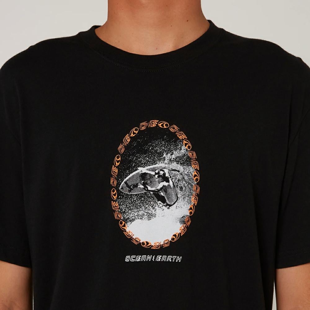 Ocean And Earth Mens Grab Tee Black. Ocean And Earth Tees in Mens Tees & Mens T-shirts & Singlets. Code: CMTS06125