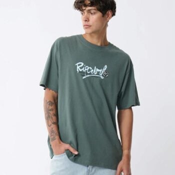 Rip Curl Archive Non-descript Tee Moss. Rip Curl Tees in Mens Tees & Mens T-shirts & Singlets. Code: 18JMTE
