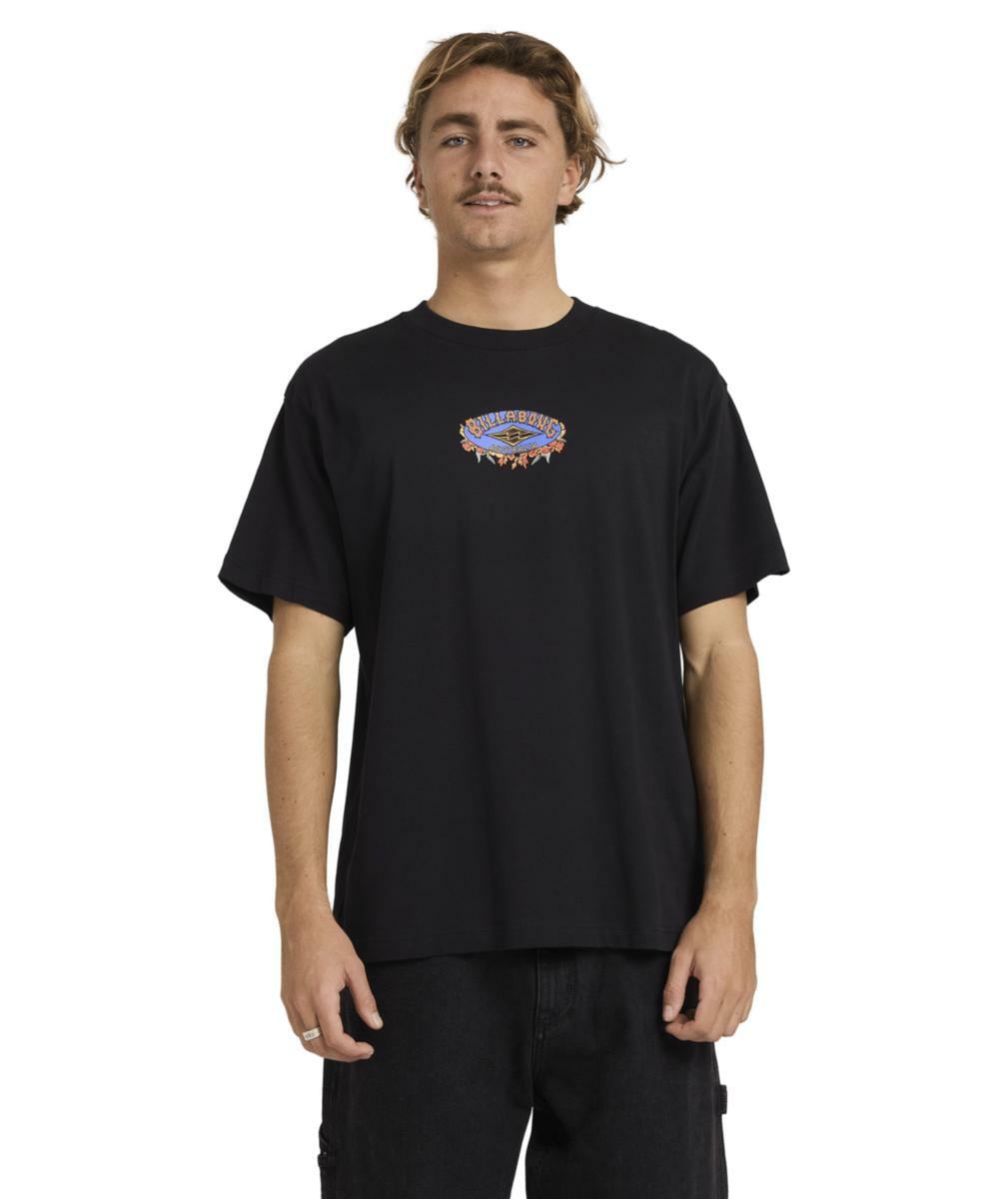 Billabong Aussie Pill Ss Black. Billabong Tees in Mens Tees & Mens T-shirts & Singlets. Code: UBYZT00776