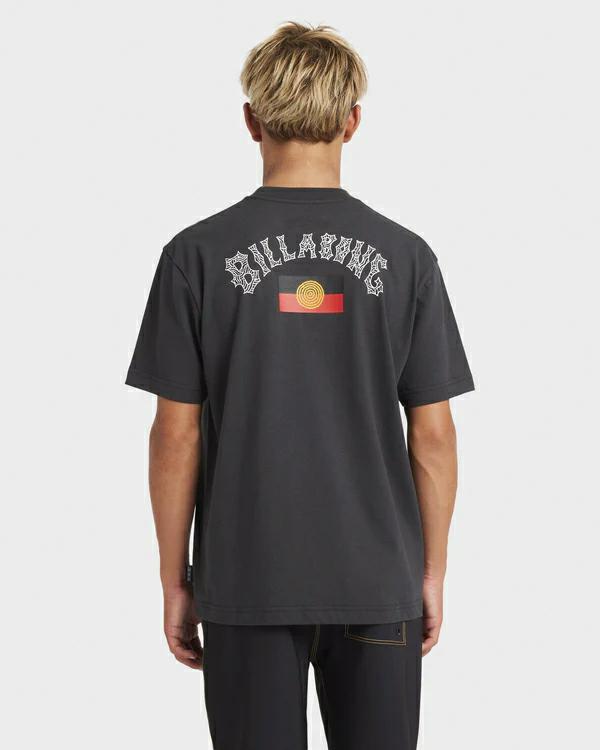 Billabong Boys Otis Flag Arch Ss Charcoal. Billabong Tees in Boys Tees & Boys T-shirts & Singlets. Code: 24A353550