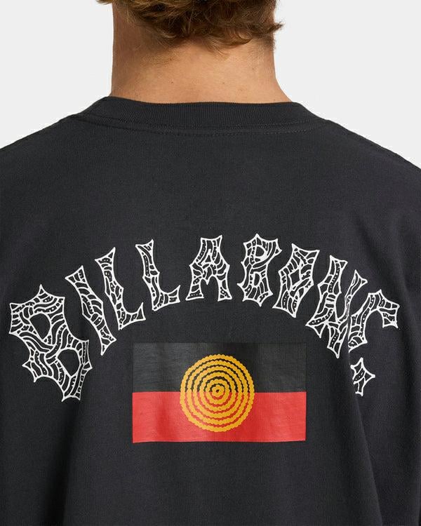 Billabong Otis Flag Arch Ss Charcoal. Billabong Tees in Mens Tees & Mens T-shirts & Singlets. Code: 24A433590