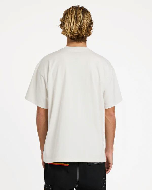 Billabong Otis Flag Ss Off White. Billabong Tees in Mens Tees & Mens T-shirts & Singlets. Code: 24A433591
