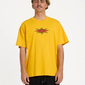 Billabong Otis Diamond Ss Old Gold. Billabong Tees in Mens Tees & Mens T-shirts & Singlets. Code: 24A433594