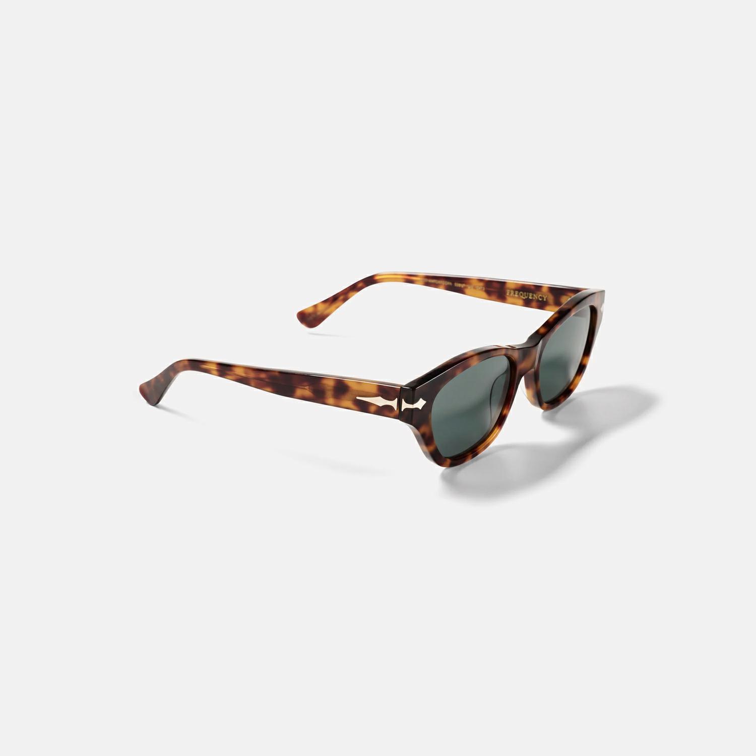 Epokhe Frequency Amb Tort Green Amber Tortoise/green. Epokhe Sunglasses in Mens Sunglasses & Mens Eyewear. Code: 100-AMPOTO