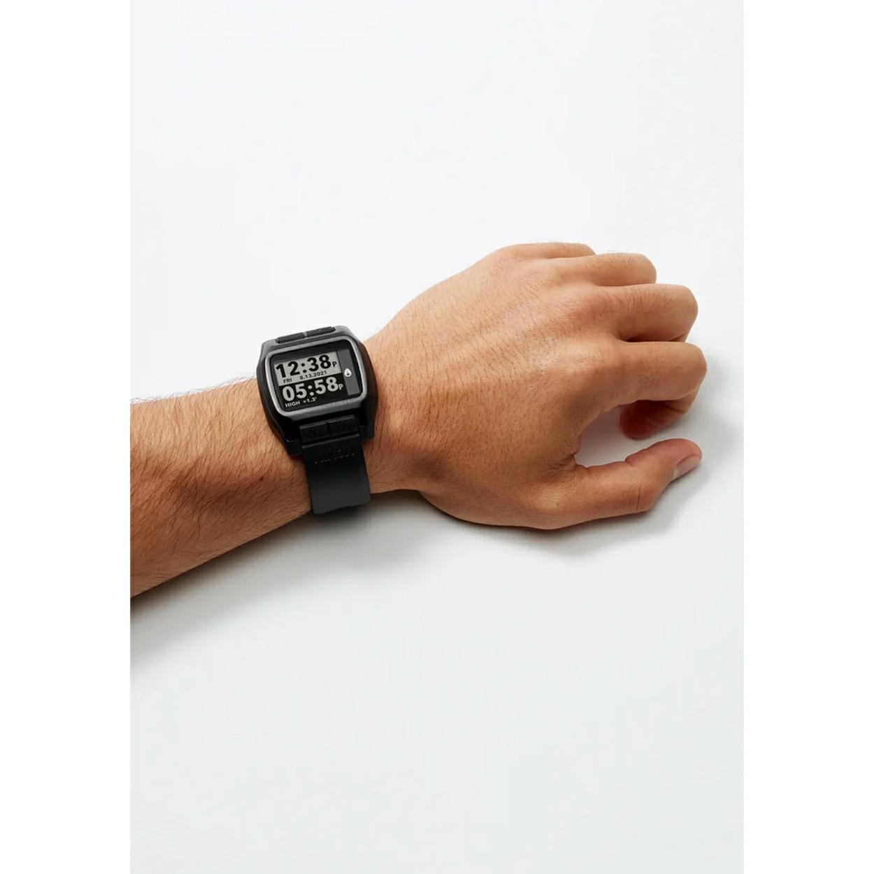 Nixon High Tide All Black All Black. Nixon Watches in Mens Watches & Mens Watches. Code: A130-001