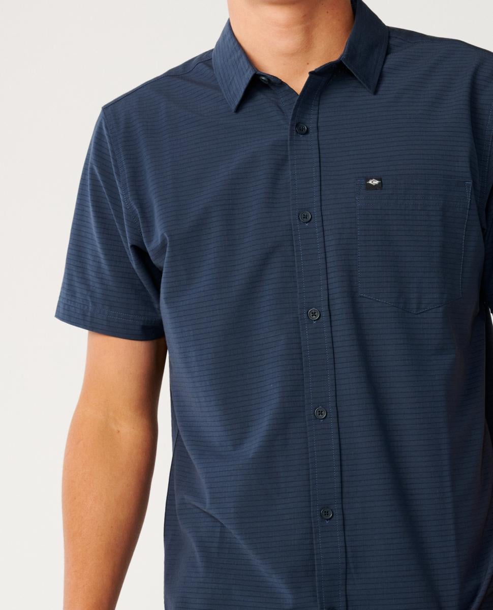 Rip Curl Vaporcool Aerotech S/s Dark Navy. Rip Curl Shirts - Short Sleeve in Mens Shirts - Short Sleeve & Mens Shirts. Code: 052MSH