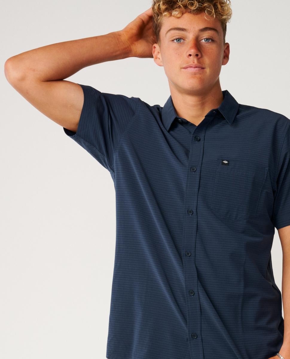 Rip Curl Vaporcool Aerotech S/s Dark Navy. Rip Curl Shirts - Short Sleeve in Mens Shirts - Short Sleeve & Mens Shirts. Code: 052MSH
