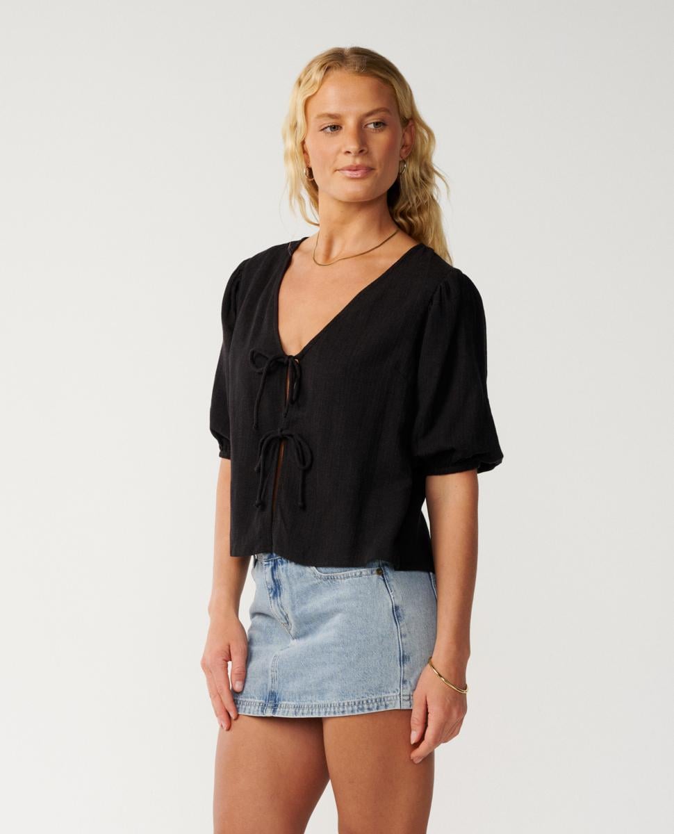 Rip Curl Vibe Surf Tie Front Top Black. Rip Curl Shirts - Short Sleeve in Womens Shirts - Short Sleeve & Womens Shirts. Code: 06UWSH