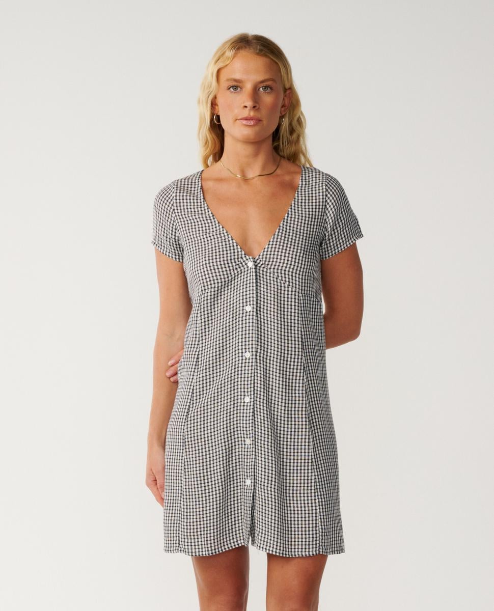Rip Curl Vibe Surf Dress Black/off White. Rip Curl Dresses in Womens Dresses & Womens Skirts, Dresses & Jumpsuits. Code: 0ALWDR