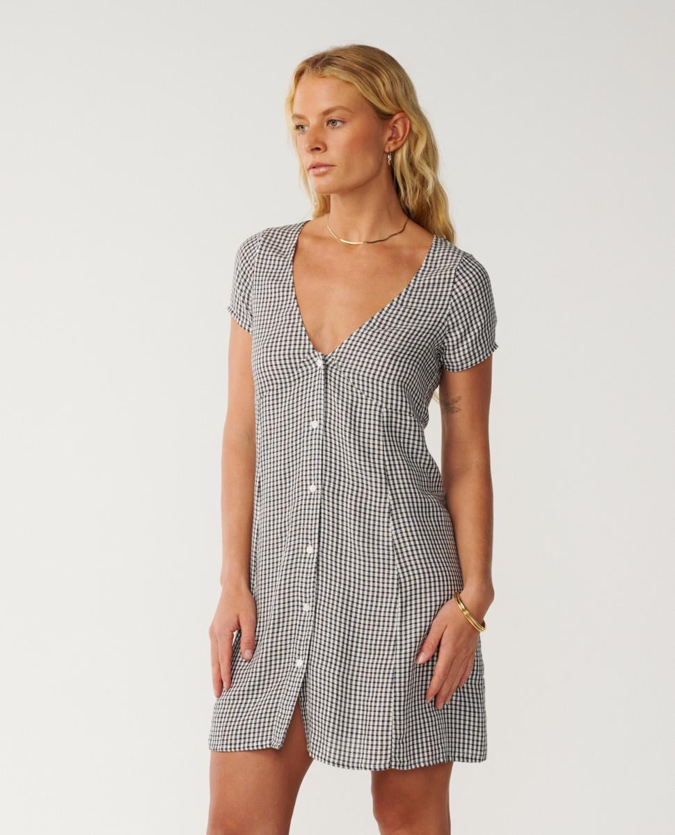 Rip Curl Vibe Surf Dress Black/off White. Rip Curl Dresses in Womens Dresses & Womens Skirts, Dresses & Jumpsuits. Code: 0ALWDR