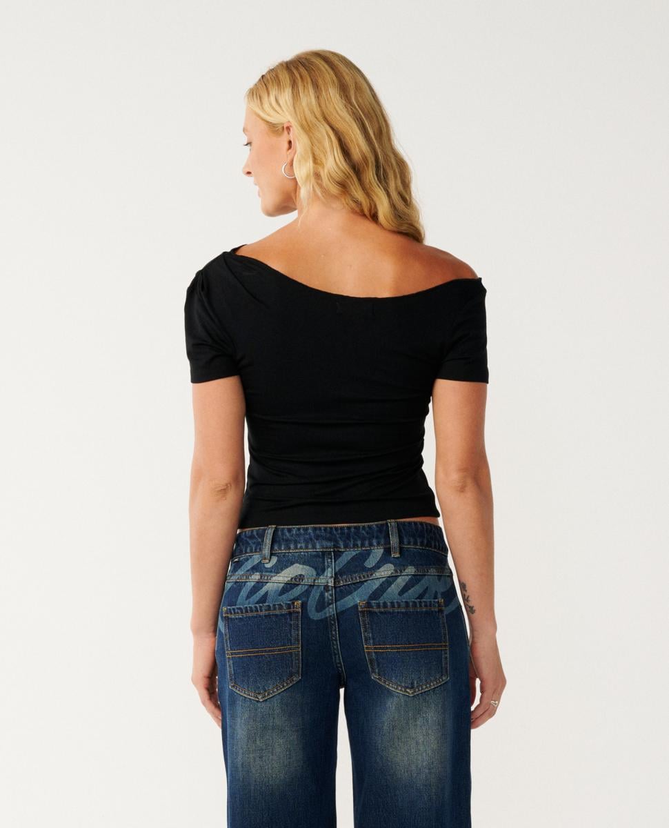 Rip Curl Off Shoulder Rc Tee Black. Rip Curl Tees in Womens Tees & Womens T-shirts & Singlets. Code: 0Q0WTE
