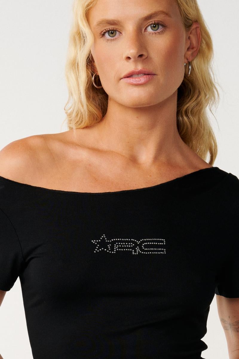 Rip Curl Off Shoulder Rc Tee Black. Rip Curl Tees in Womens Tees & Womens T-shirts & Singlets. Code: 0Q0WTE