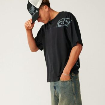 Rip Curl Archive Thrashed Panel Te Black. Rip Curl Tees in Mens Tees & Mens T-shirts & Singlets. Code: 12OMTE
