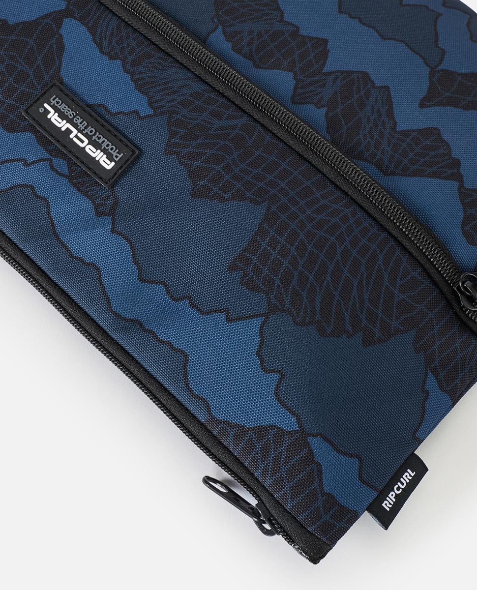 Rip Curl X Large Pencil Case 2026 Black/navy. Rip Curl Pencil Cases in Mens Pencil Cases & Mens Accessories. Code: 167MUT