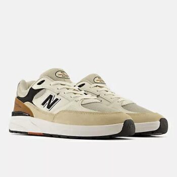 New Balance Andrew Reynolds 933 Sea Sea Salt Brown. New Balance Shoes in Mens Shoes & Mens Footwear. Code: N933ONE