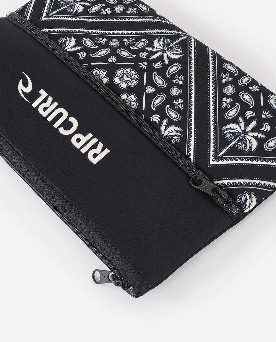 Rip Curl Xl Pencil Case Variety Black/off White. Rip Curl Pencil Cases in Womens Pencil Cases & Womens Accessories. Code: 02EWUT