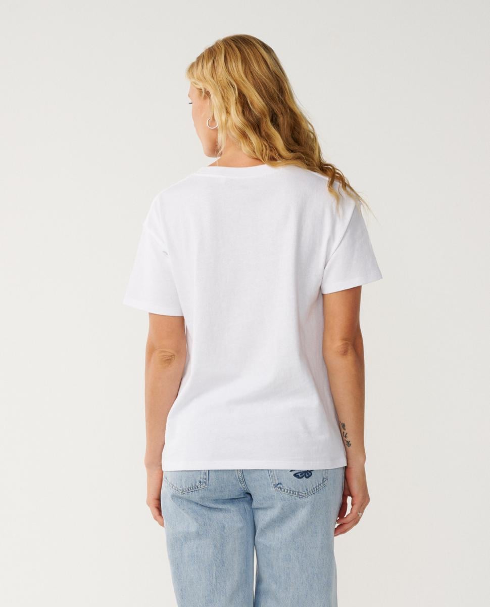 Rip Curl Bossa Nova Relaxed Tee White. Rip Curl Tees in Womens Tees & Womens T-shirts & Singlets. Code: 0PIWTE