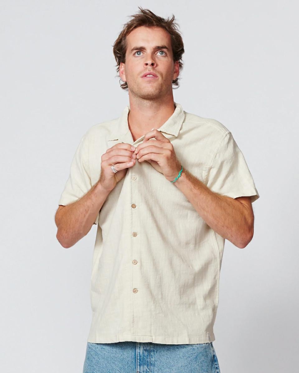 Critical Slide Society Ernie Resort Ss Shirt Bone. Critical Slide Society Shirts - Short Sleeve in Mens Shirts - Short Sleeve & Mens Shirts. Code: SS2001