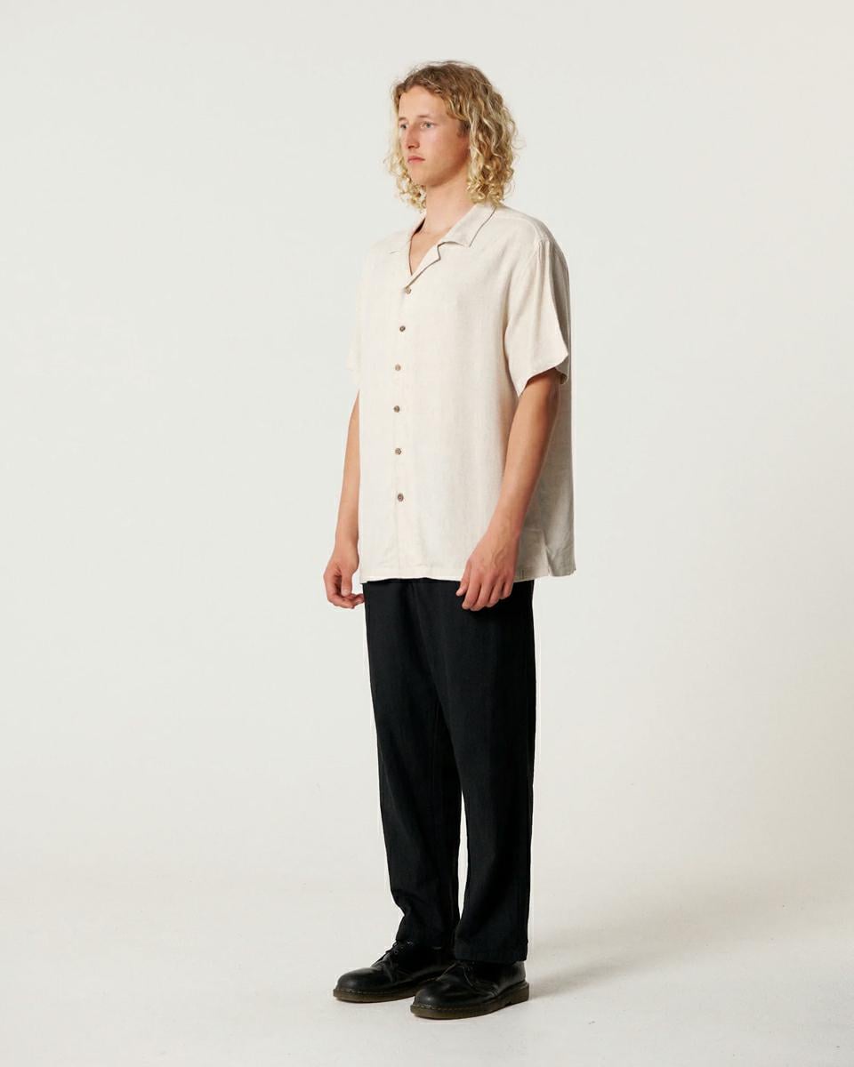 Critical Slide Society Ernie Resort Ss Shirt Oatmeal. Critical Slide Society Shirts - Short Sleeve in Mens Shirts - Short Sleeve & Mens Shirts. Code: SS2001
