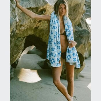 Slow Tide The Dream Towel Lagoon. Slow Tide Towels - Hooded in Womens Towels - Hooded & Womens Accessories. Code: STOW017