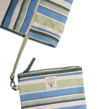 Billabong Horizon Kiss Tote Blue Horizon. Billabong Travel Bags in Womens Travel Bags & Womens Bags. Code: UBJBT00296