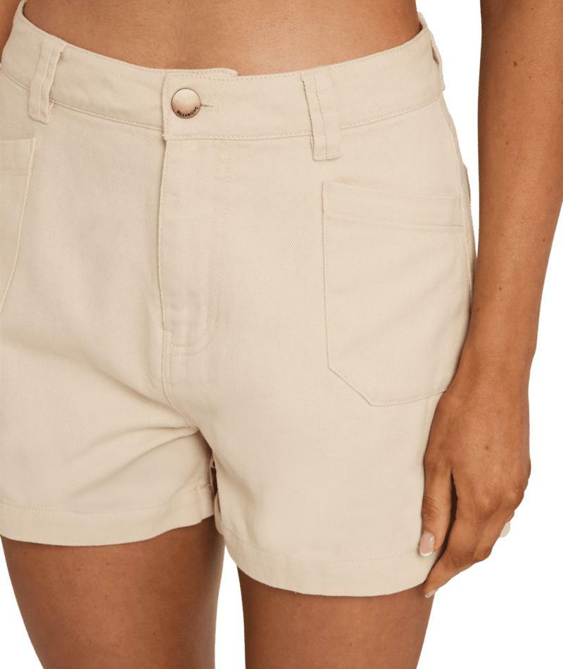 Billabong Hibiscus Wave Short Whitecap. Billabong Walkshorts - Fitted Waist in Womens Walkshorts - Fitted Waist & Womens Shorts. Code: UBJNS00237
