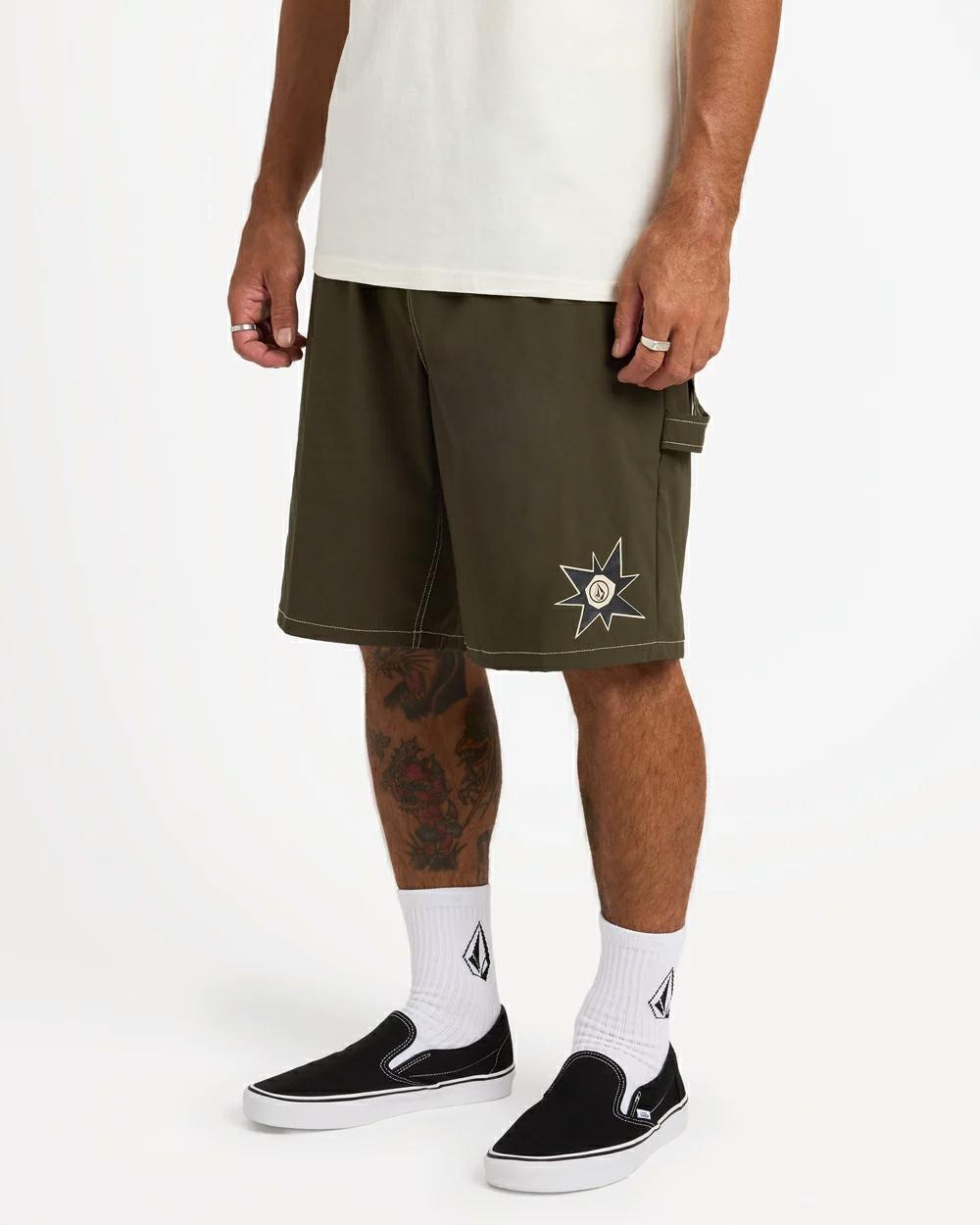 Volcom Disturb Short Squadron Green. Volcom Walkshorts - Fitted Waist in Mens Walkshorts - Fitted Waist & Mens Shorts. Code: UCYWS03003