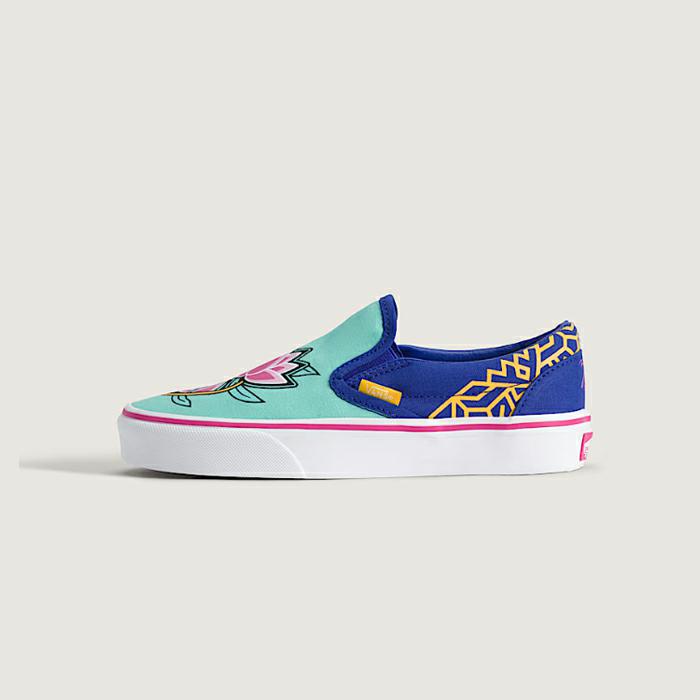 Vans Kpop Demon Hunters X Vans Big Kids Classic Slip-on Zoey Blue Zoey Blue. Vans Shoes in Girls Shoes & Girls Footwear. Code: VN00EC3CJE