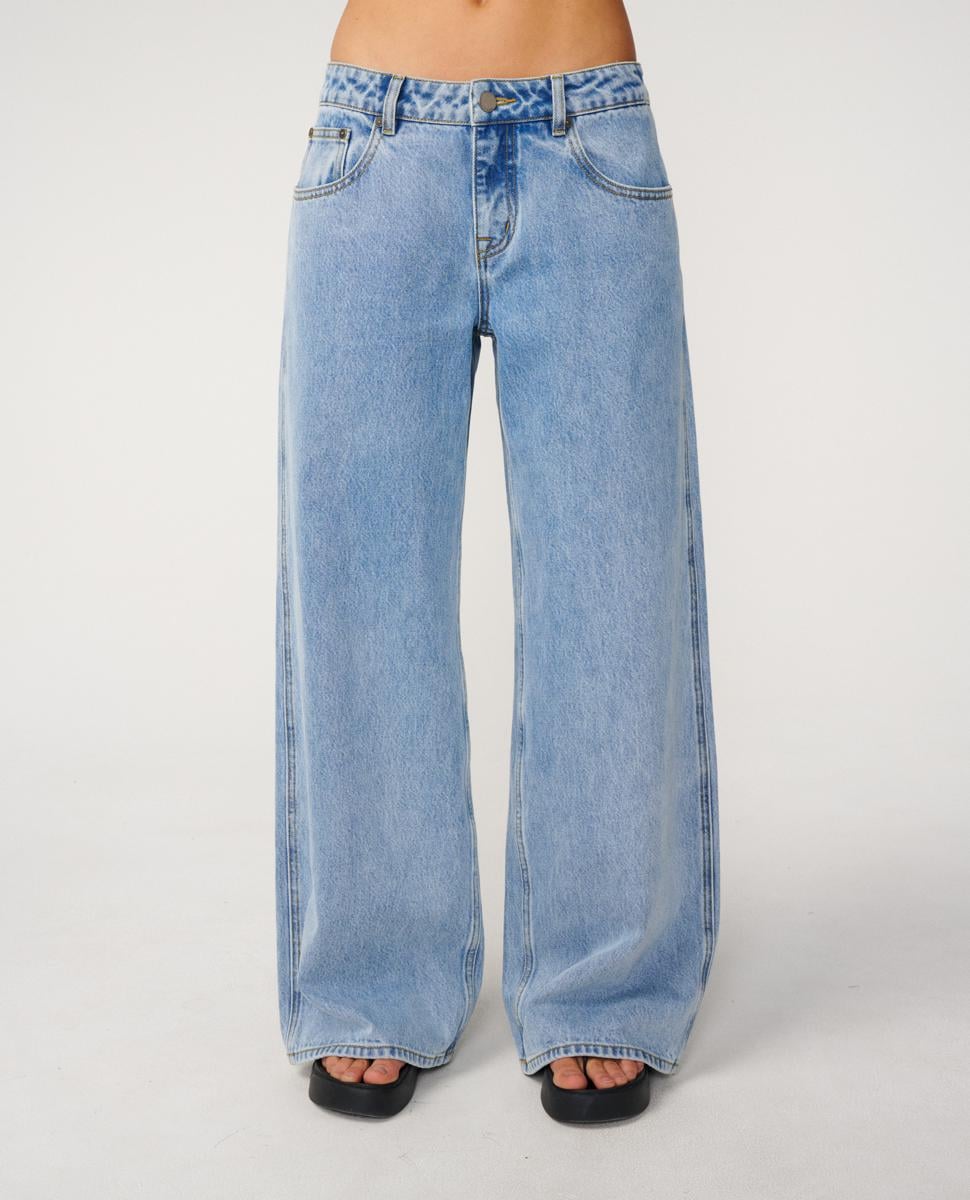 Rip Curl Archive Baggy Low Rise Je Washed Blue. Rip Curl Pants in Womens Pants & Womens Pants & Jeans. Code: 06ZWPA