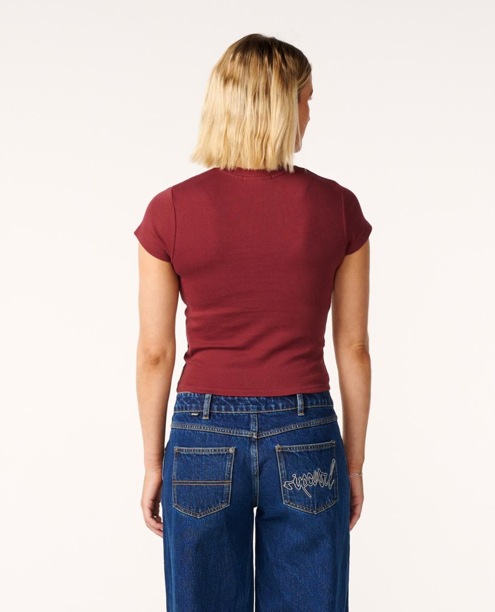 Rip Curl Lilly Fitted Tee Dark Plum. Rip Curl Tees in Womens Tees & Womens T-shirts & Singlets. Code: 0TBWTE