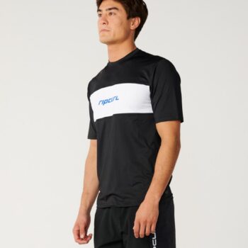 Rip Curl Undertow Upf S/s Black. Rip Curl Rashvests in Mens Rashvests & Mens Wetsuits. Code: 183MRV