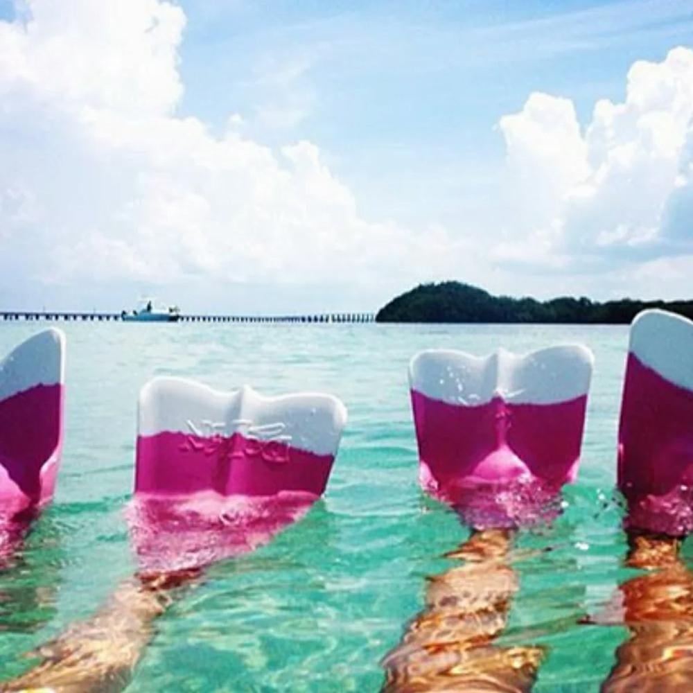 Da Fin Da Fin Flippers Pink/white. Da Fin Flippers in Boardsports Flippers & Boardsports Bodyboard. Code: DAFIN